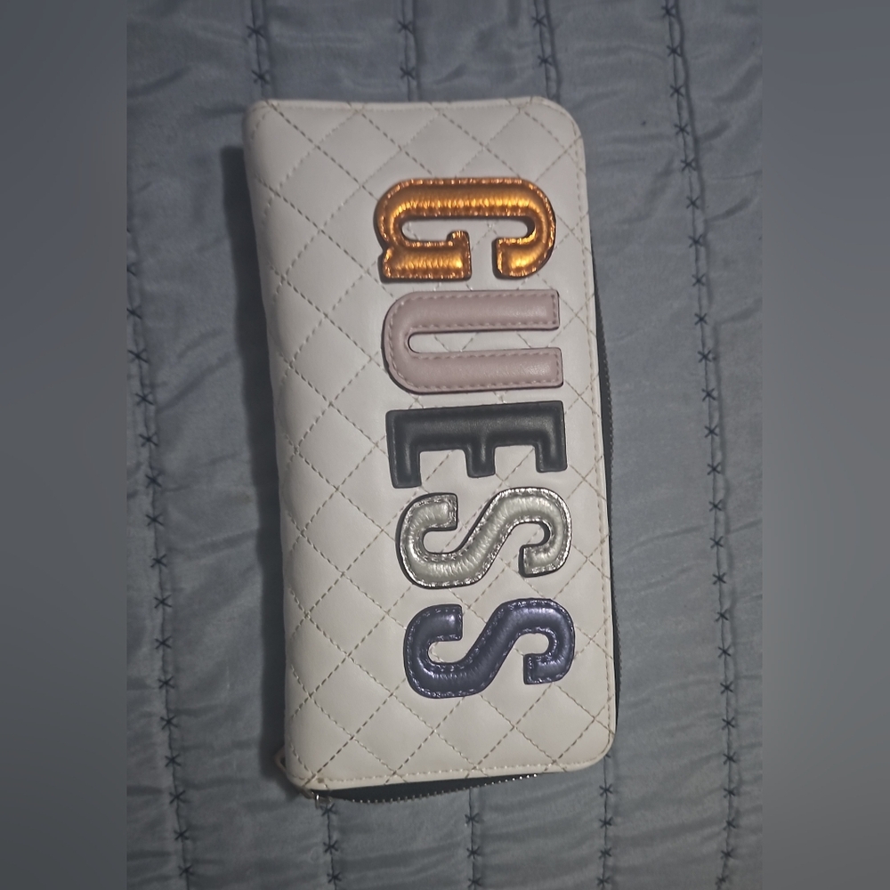 Guess White Quilted Zip Wallet with Multicolor Letter Appliqués